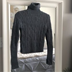 Gray Ribbed turtleneck sweater SZ S